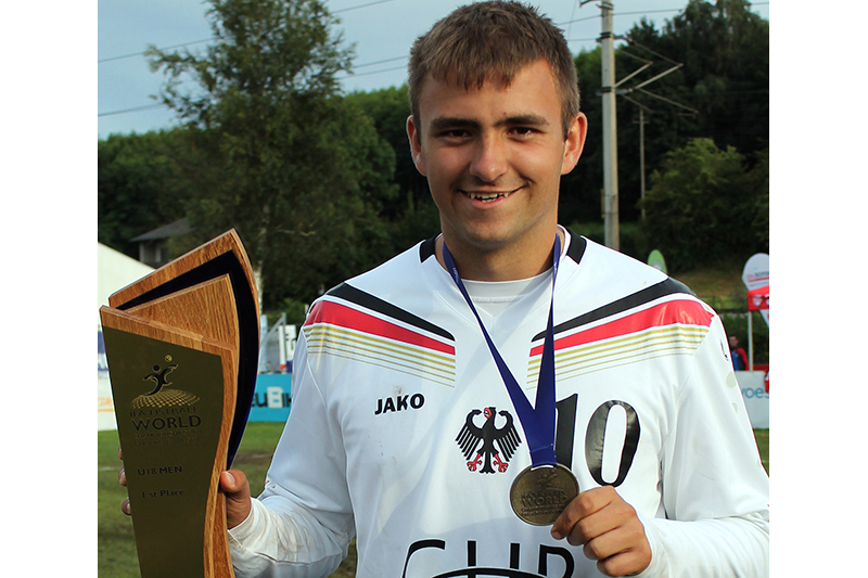 Nick Poppe ist U18-Weltmeister im Faustball