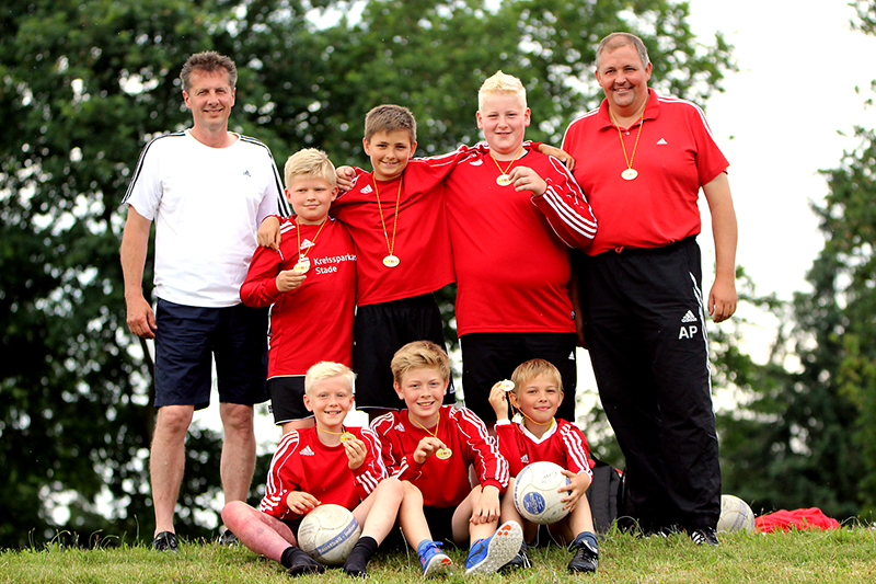 Stephan Werner, Joost Lühmann, Nick Poppe, Luca Finkel, Arndt Poppe (hinten von links), Thilo Löhden, Simon Wulf und Nico Klintworth (vorne von links).