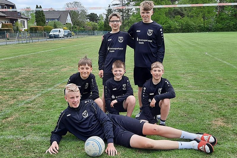 Bezirksmeister männliche U14 - Joris Finkel, Jannis Meyer, Luca Lattke, Lennox Löhn, Tim Serbian und Florian Röbber (von links).