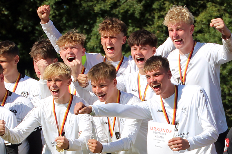 hp Joris Finkel hinten rechts ist Deutscher Meister
