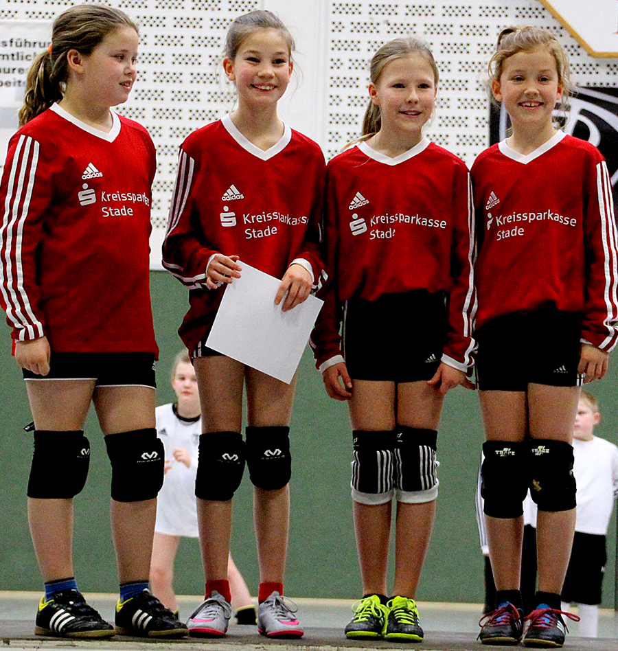 Wangersens Lea Serbian, Jette Brunkhorst, Nele Müller und Janne Meyer (von links) wurden Turniersieger in der U10-Klasse. Wangersens Lea Serbian, Jette Brunkhorst, Nele Müller und Janne Meyer (von links) wurden Turniersieger in der U10-Klasse